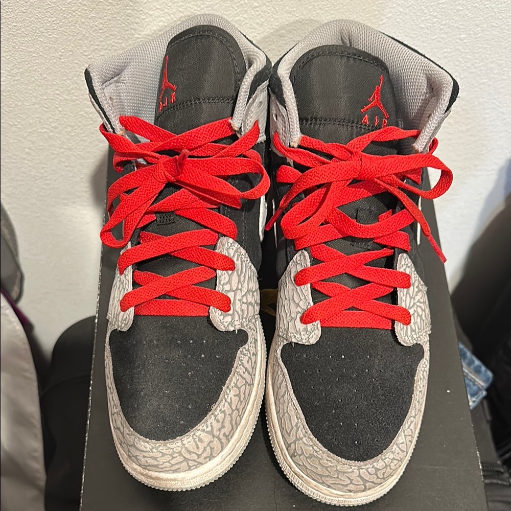 Jordan Sneakers with Red and Black Accents - Picture 5 of 5